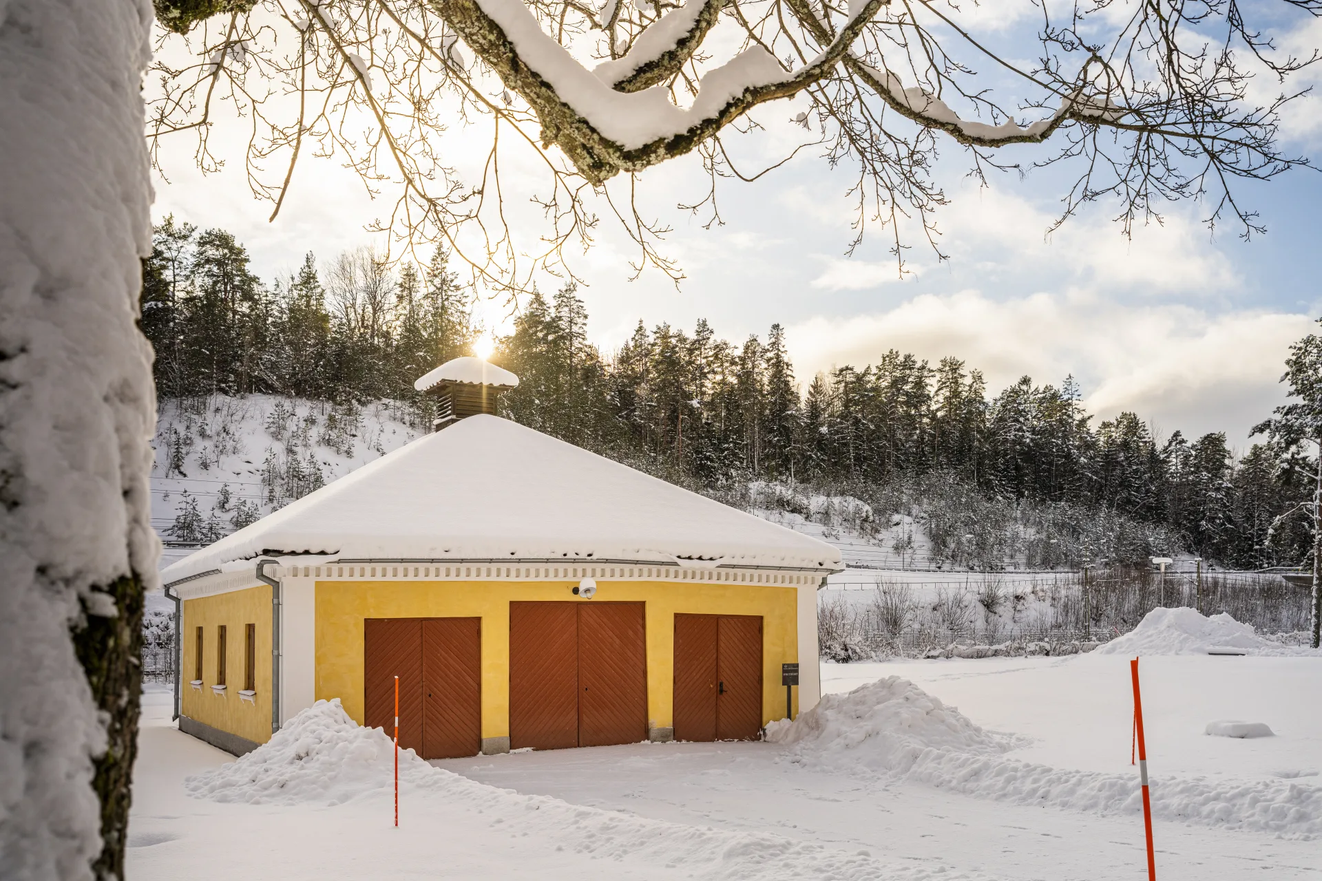 Outside of the museum during winter